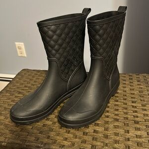 Women’s rain boots